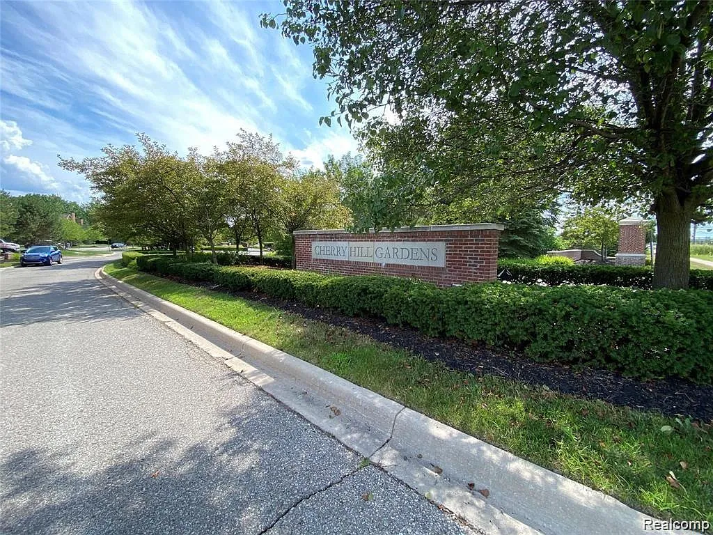 2 bed, 2.5 bath, 1413 sqft, $2,200 — Photo 4