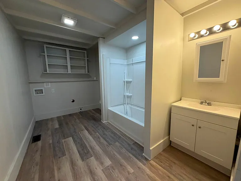 841 Moxahala Ave — Photo 6
