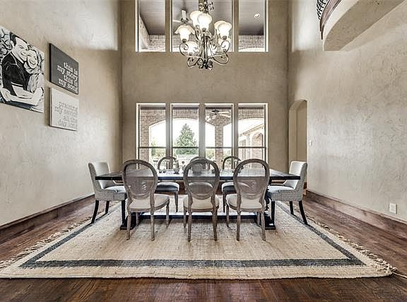 5th image of 137 Manor Dr