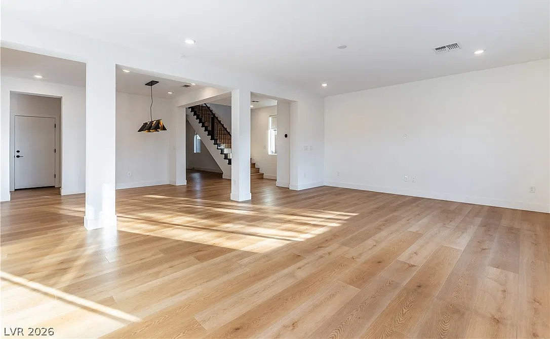 5 bed, 3.0 bath, 2944 sqft, $3,395 — Photo 4