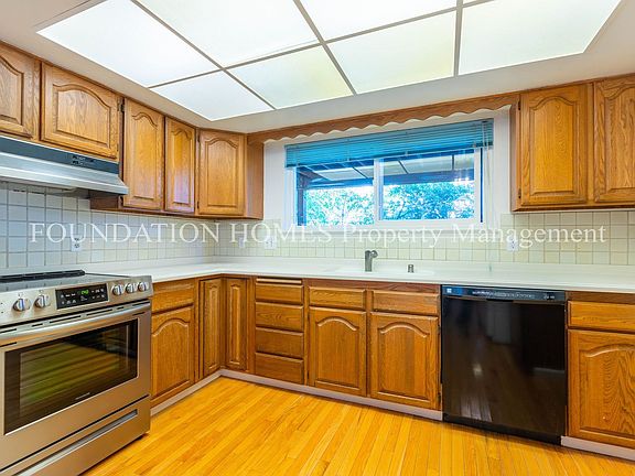 4th image of 245 Balclutha Dr #9666112