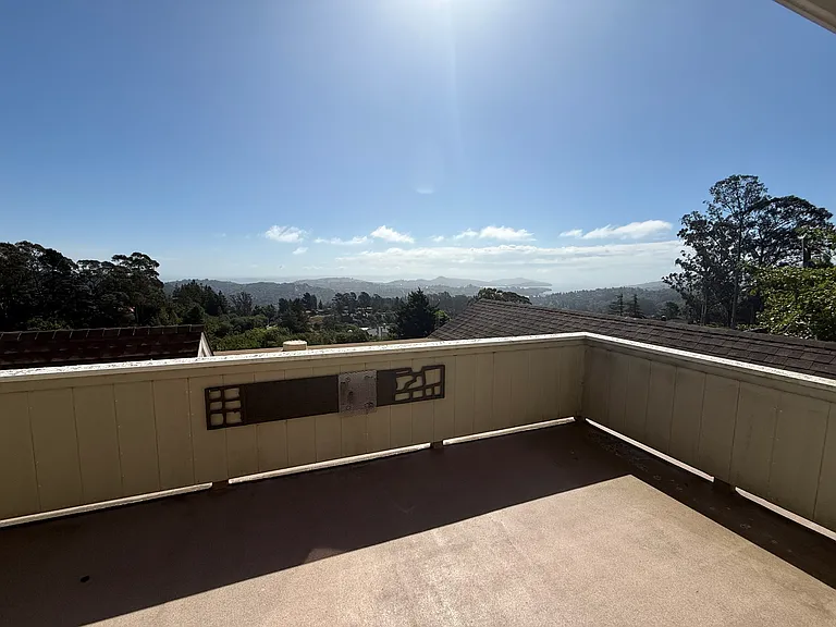2 Lone Tree Ave — Photo 49