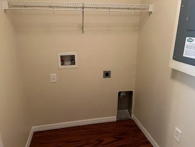 2324 Chestnut Pl — Photo 8
