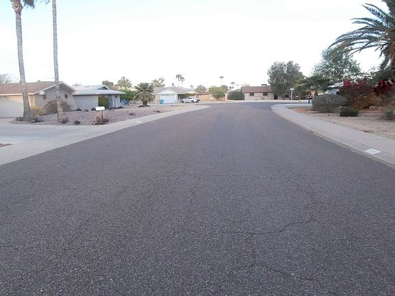 4th image of 2823 E Dahlia Dr