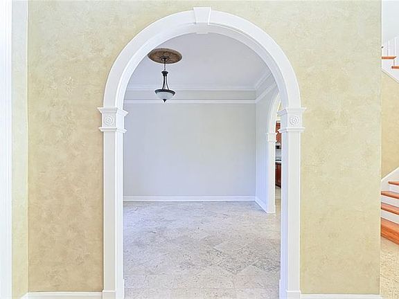4th image of 6212 Emmons Ln