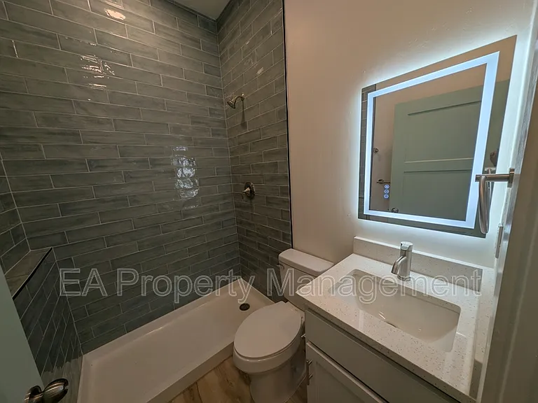 816 1/2 13th St NW — Photo 12