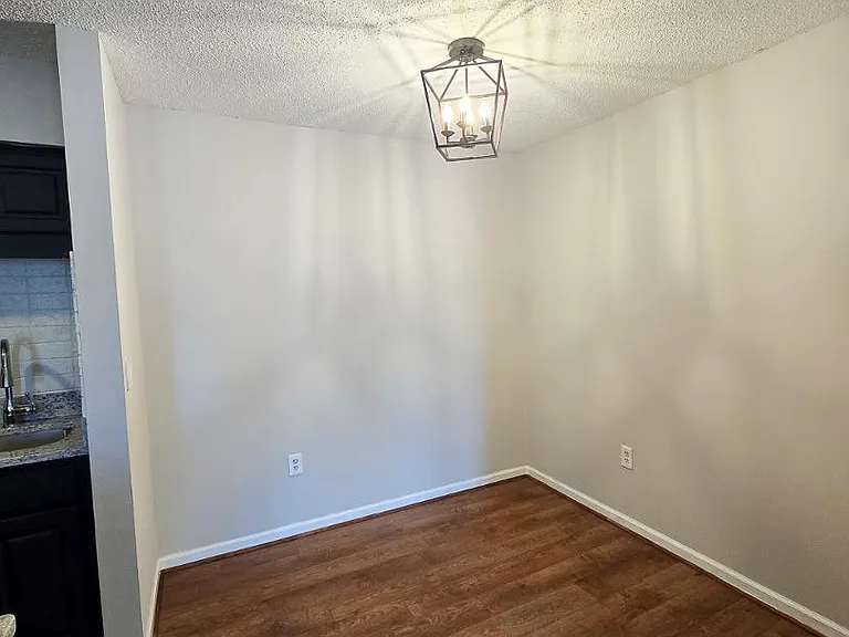 1300 Hillbrow Ln #203 — Photo 5