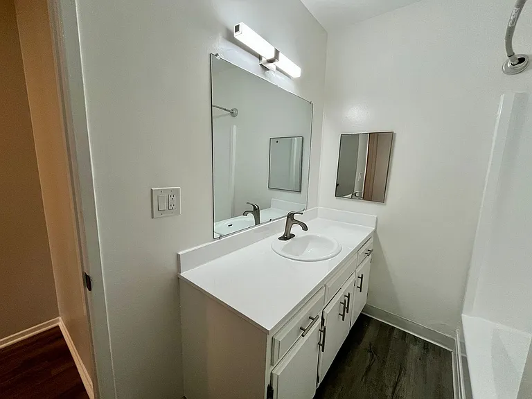18400 Prairie Street — Photo 16