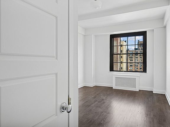 5th image of 160 W 71st St APT 10H
