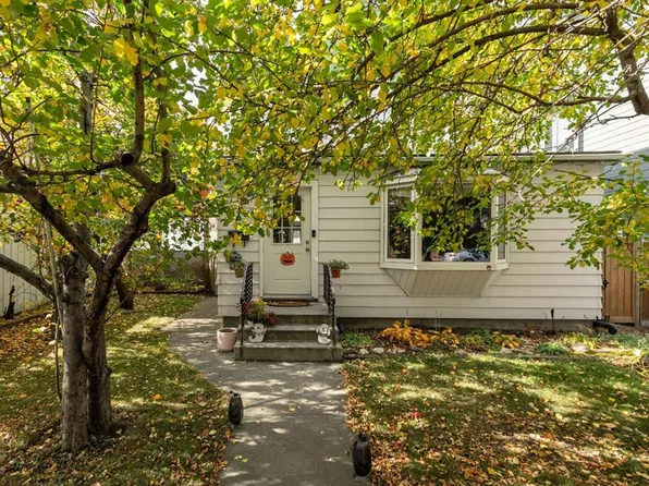 407 E 11th St NE, Calgary, AB T2E 4N5