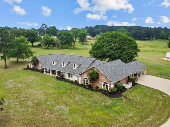 1325 Kings Rd, Marshall, TX 75672