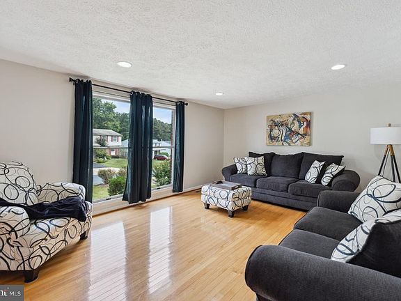 4th image of 7736 Barnstable Pl