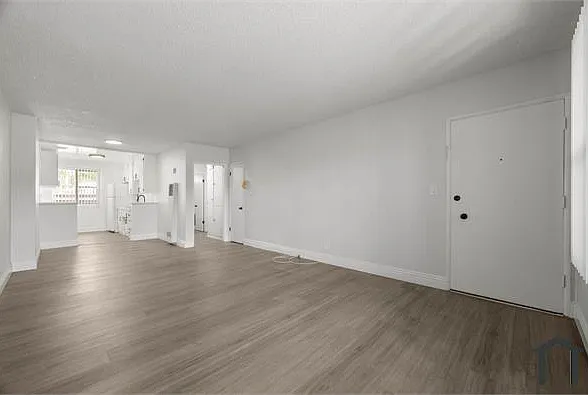 3907 Roxanne Ave #8 — Photo 10