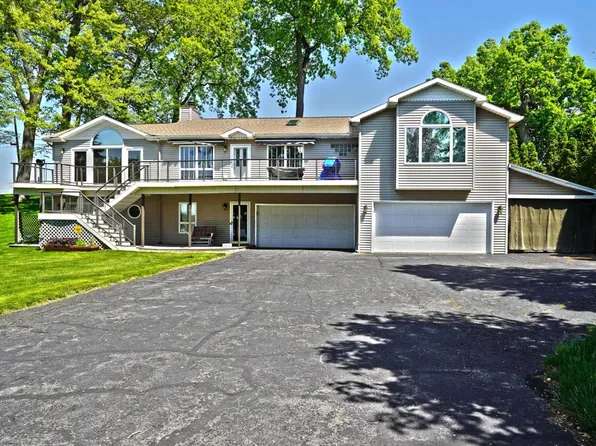 31612 Krohne St, Dowagiac, MI 49047