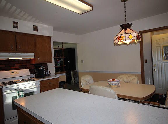 4th image of 2022 N 114th St