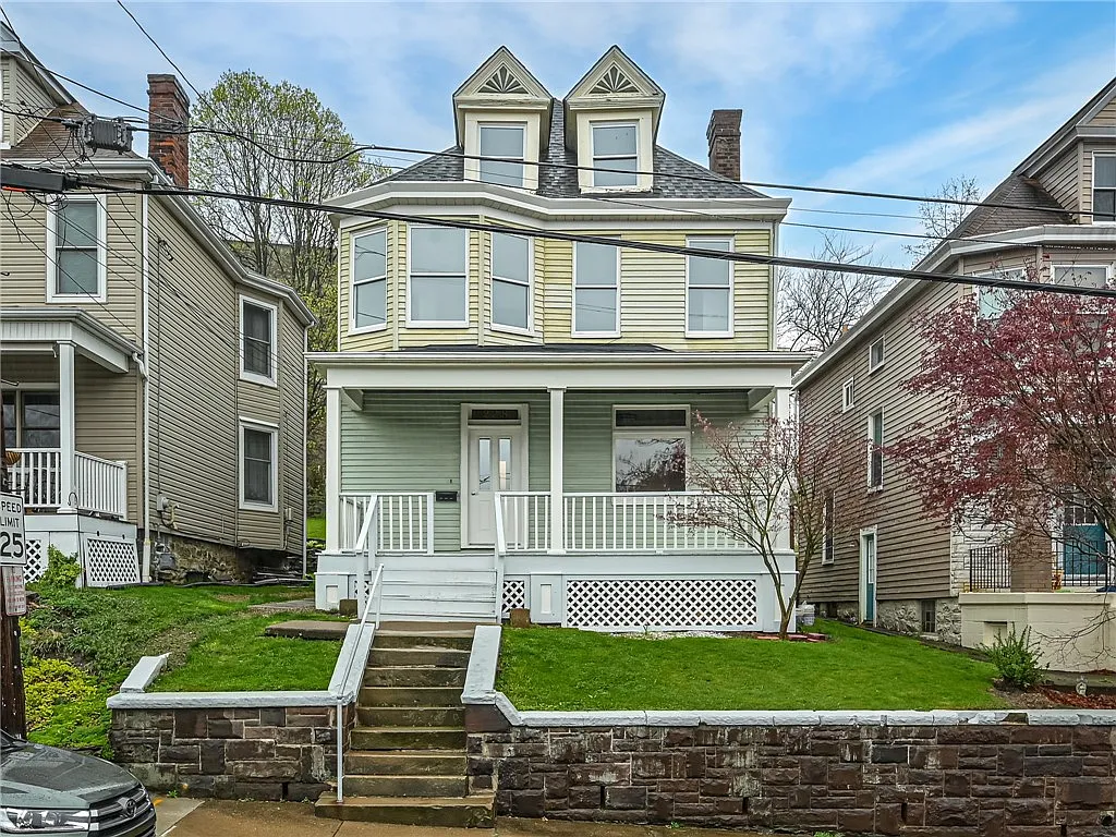 228 McKinley Ave photo 1