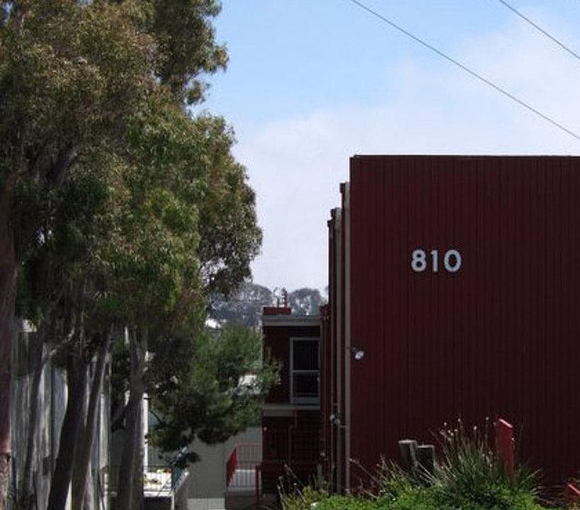 1st image of 810 E Grand Ave APT G