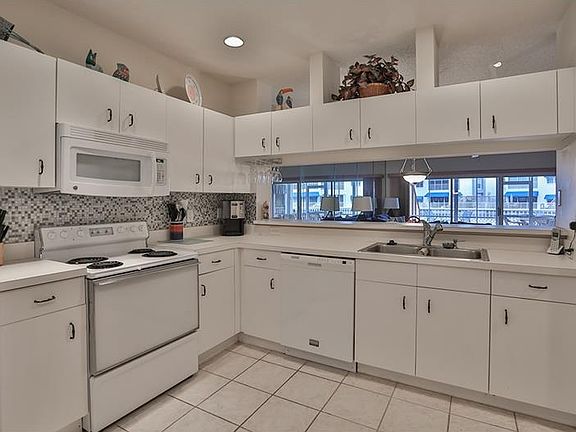 3rd image of 11375 Shipwatch Ln APT 1834