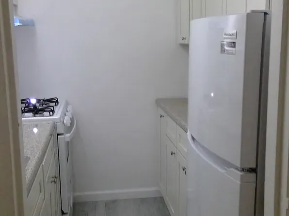 330 W 55th St #4AB, New York, NY 10019