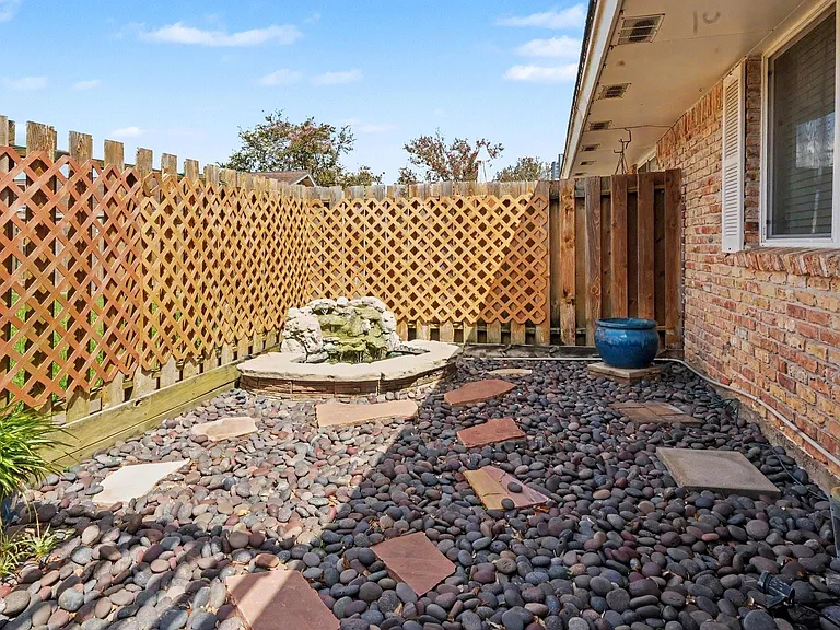 16506 Diana Ln — Photo 14