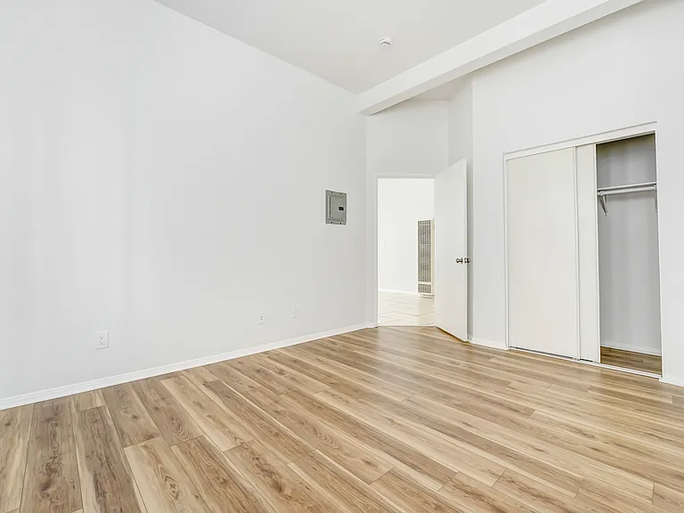 9124 S Broadway #2 — Photo 4