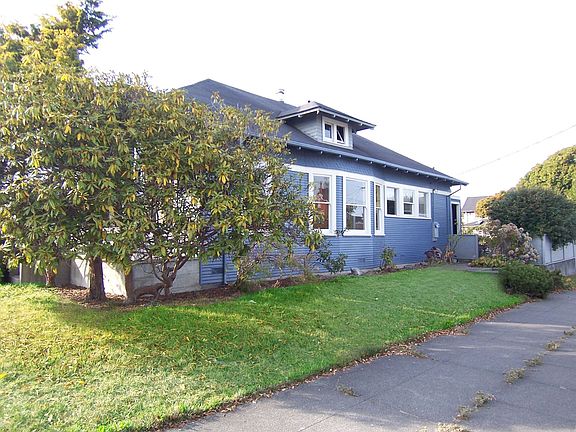 Huge family / recreation room upstairs