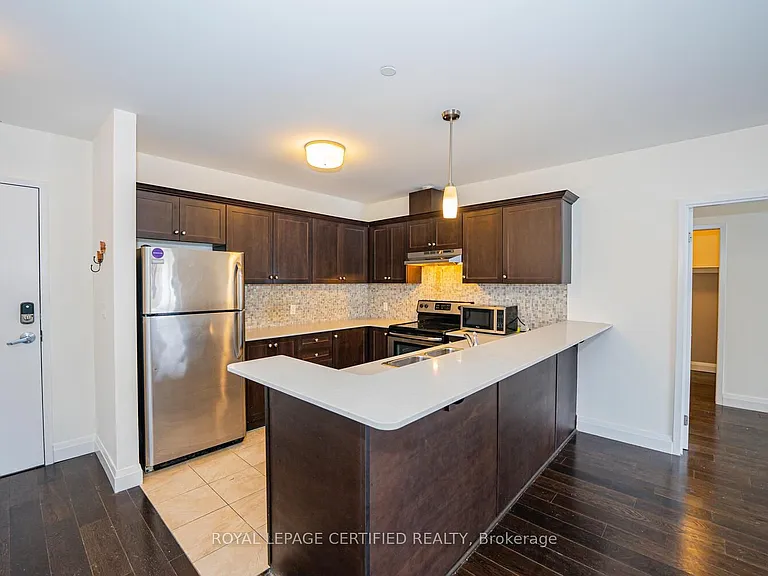 26 Wellington St #205 — Photo 15