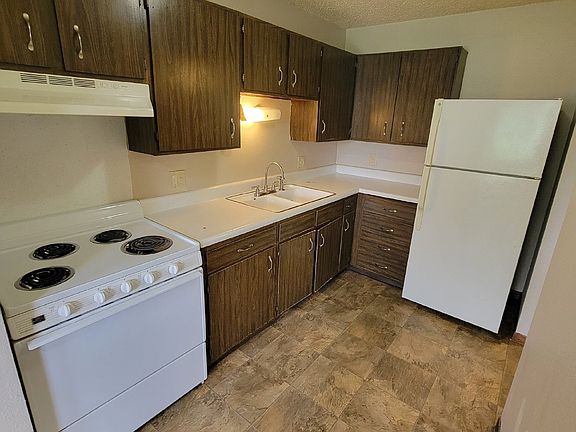4th image of 102 8th Ave NW #13-D