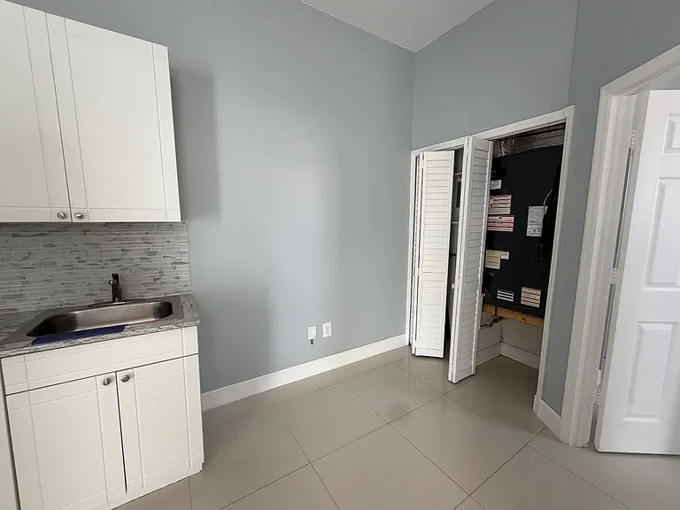 5220 SW 98th Avenue Rd — Photo 5