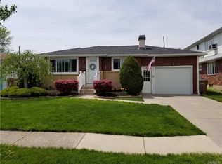 77 Rosemead Ln, Buffalo, NY 14227