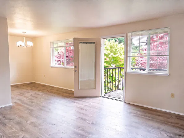 Borst Park Apartments, 2455 Borst Ave #8f0811dfa, Centralia, WA 98531