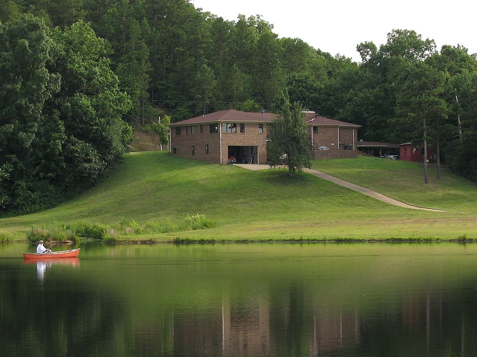 32+/- Acre Lake