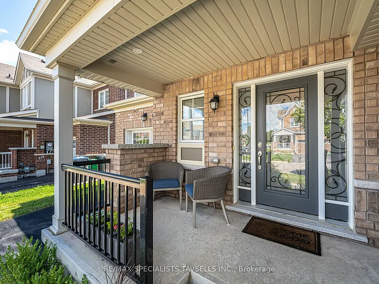 13 Lothbury Dr — Photo 3