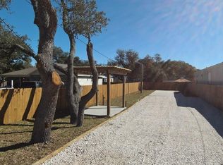 614 N Doughty St, Rockport, TX 78382