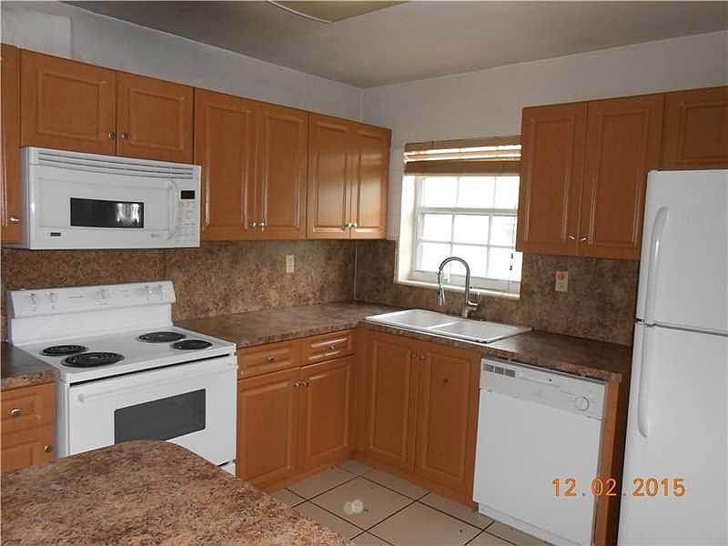 2nd image of 10310 SW 145th St