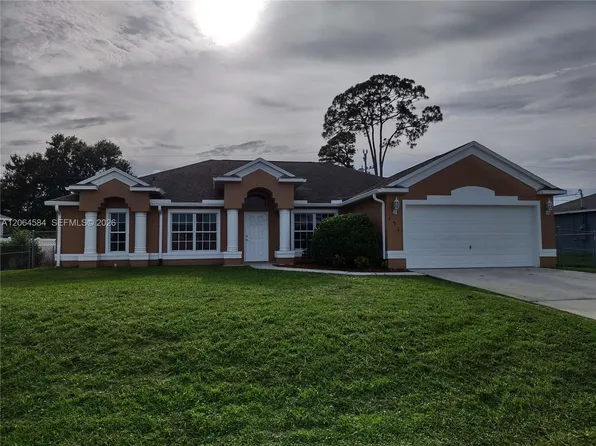 151 SW South Wakefield Cir, Port Saint Lucie, FL 34953