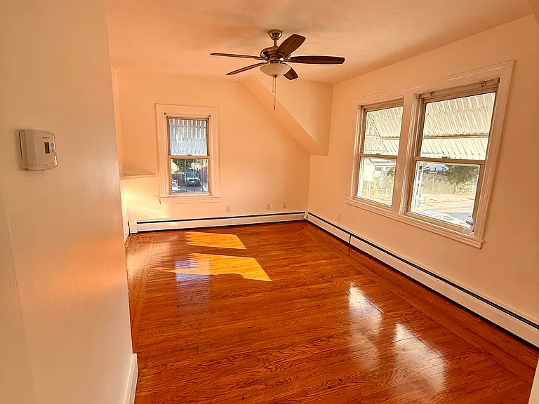 104 Suffolk Ave #2 — Photo 4