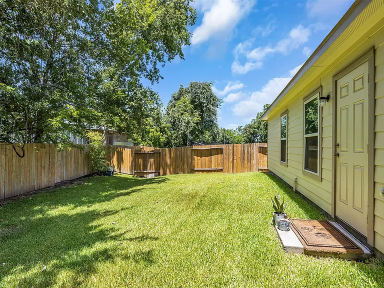 14132 Harlequin Dr — Photo 22