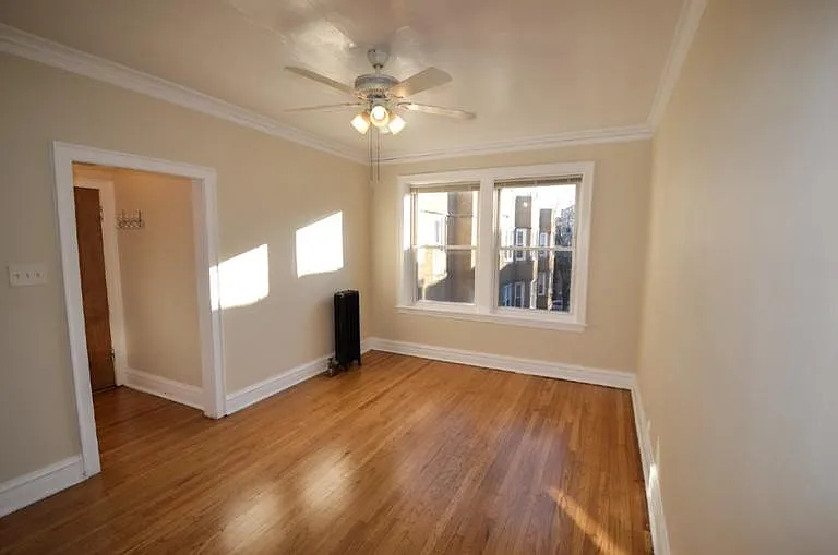 4828 W Addison St — Photo 4