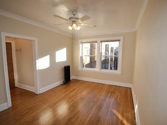 4th image of 4824-30 W Addison St #4828H-G