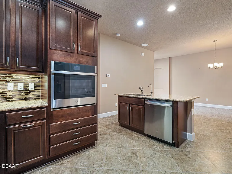 829 Pinewood Dr — Photo 14