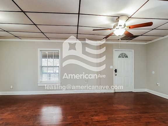 12903_003_living_room_14352879.jpg