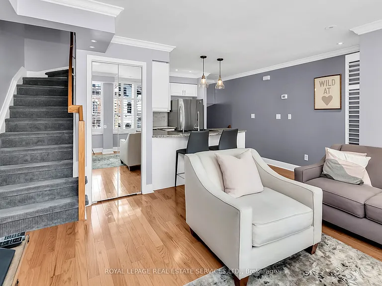 415 Jarvis St #309 — Photo 11