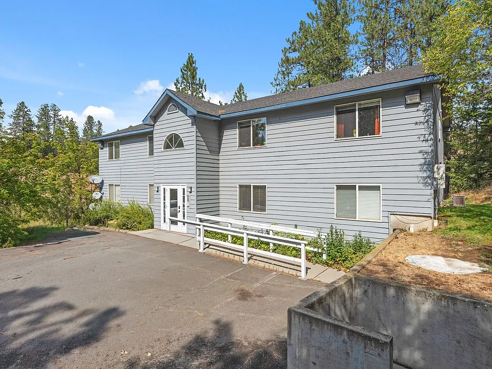 1327 W Qualchan Dr