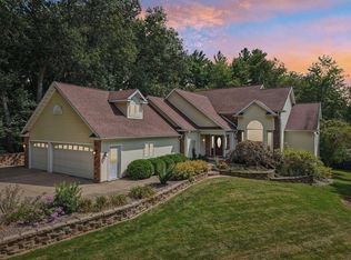 S2916a Fairway Dr, Reedsburg, WI 53959