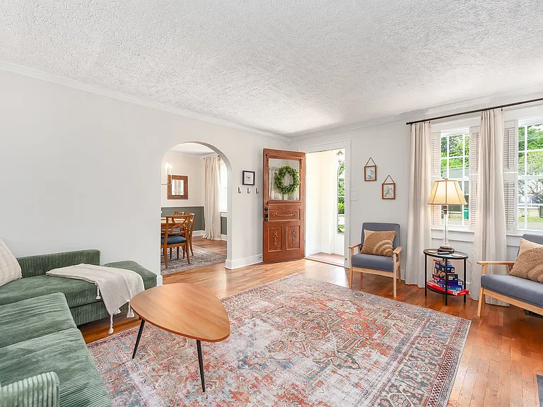 500 Westwood Ave — Photo 3