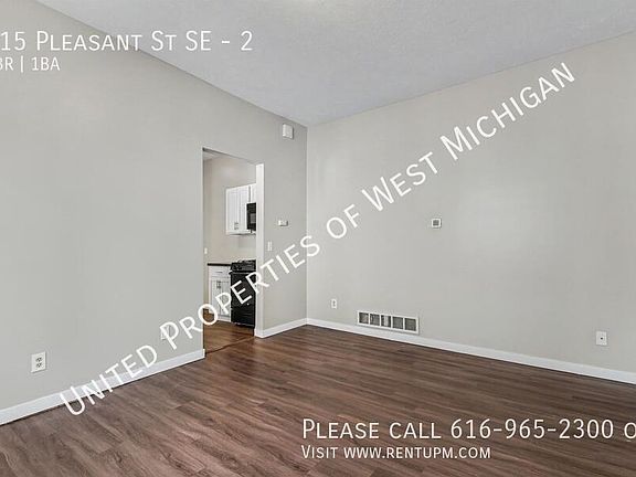 4th image of 115 Pleasant St SE #2