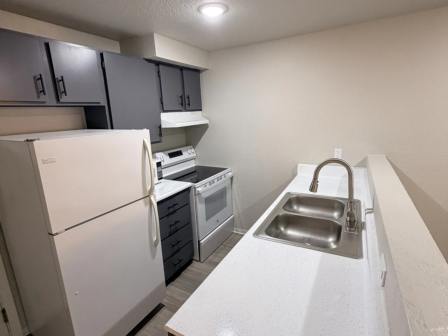 Cedar Apartments — Photo 2