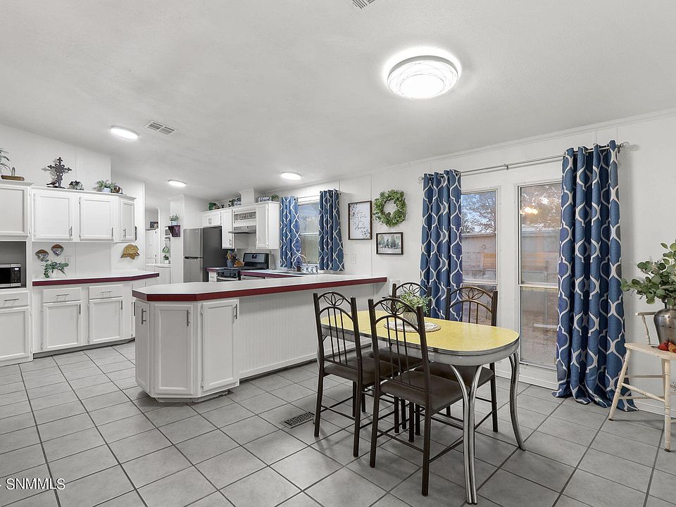 1st image of 684 Sunny Sands Dr