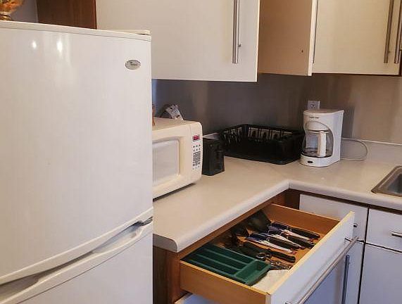 5th image of 450 Rhode Island St #1B